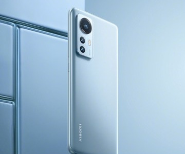 Xiaomi 12: компактний розмір, Snapdragon 8 Gen 1