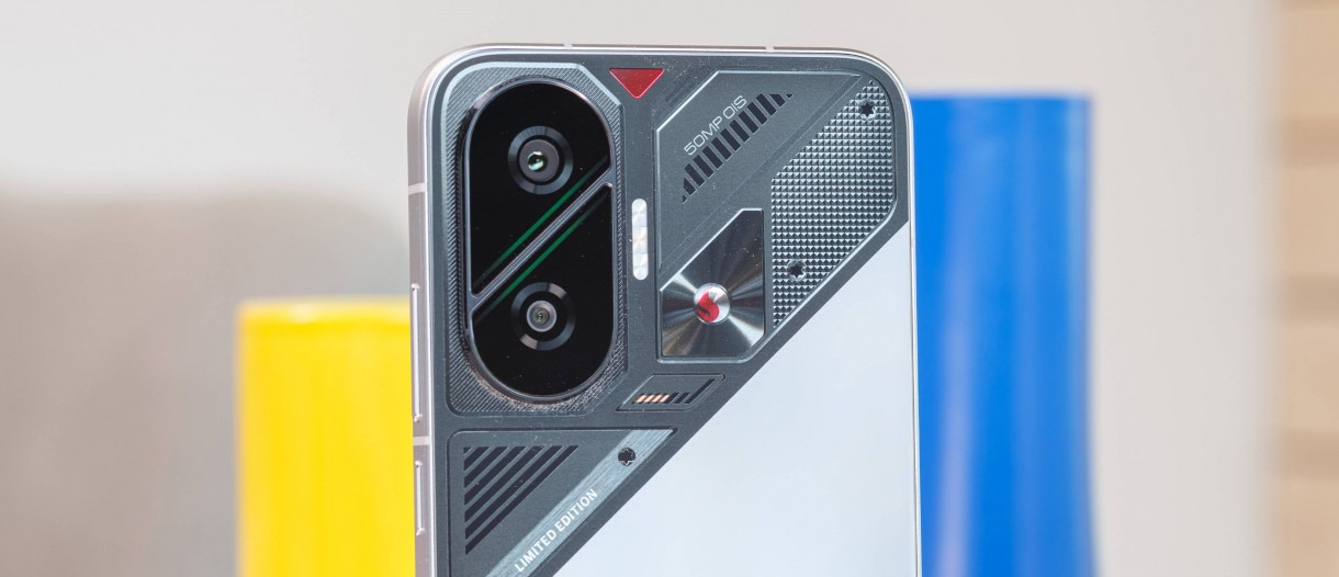 Огляд Poco F7